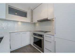 Photo 9: 2005 668 COLUMBIA Street in New Westminster: Quay Condo for sale in "TRAPP & HOLBROOK" : MLS®# R2203943