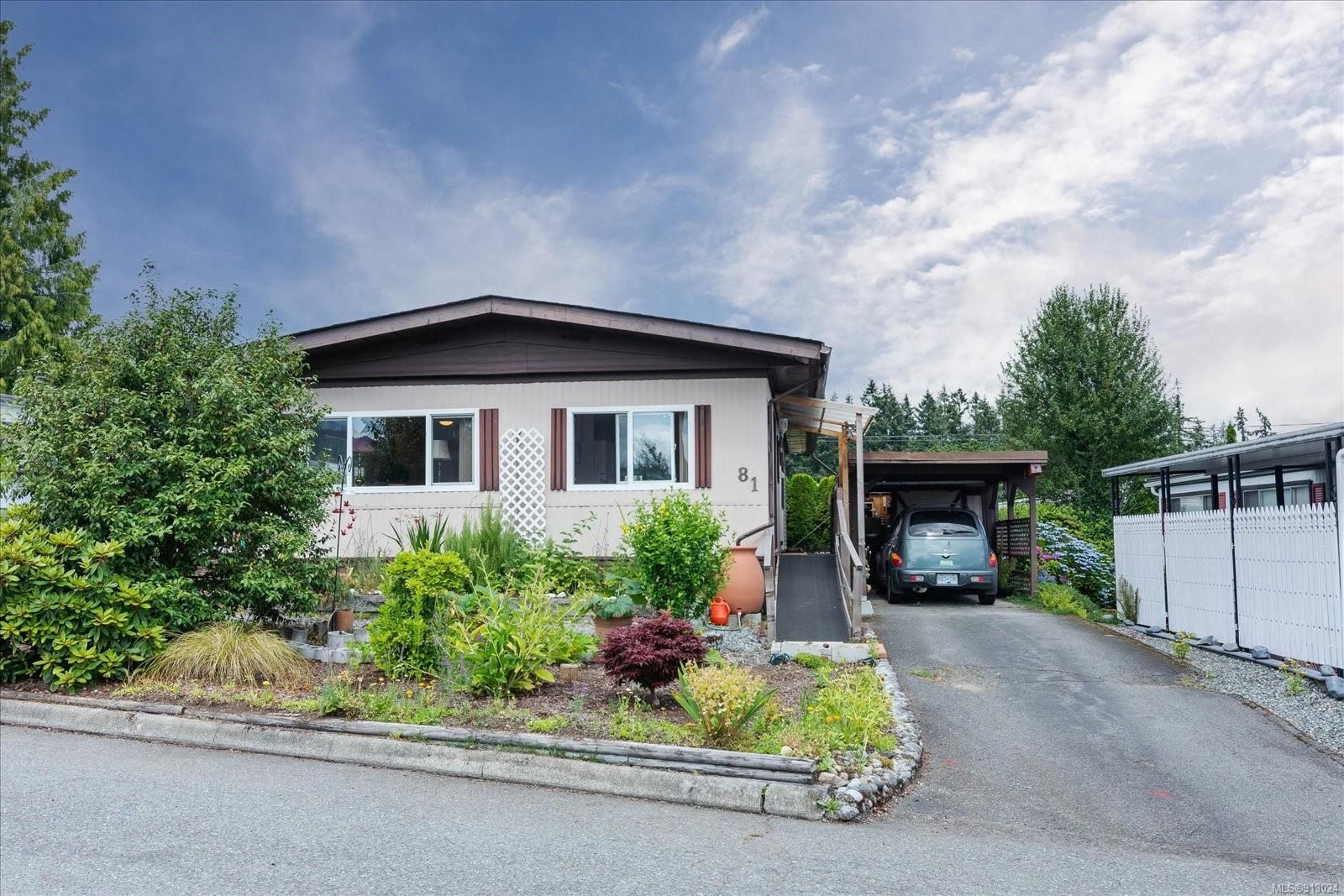 Main Photo: 81 10980 Westdowne Rd in Ladysmith: Du Ladysmith Manufactured Home for sale (Duncan)  : MLS®# 913024
