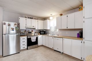 Photo 9: 137 145 KING EDWARD Street in Coquitlam: Maillardville Manufactured Home for sale : MLS®# R2511194