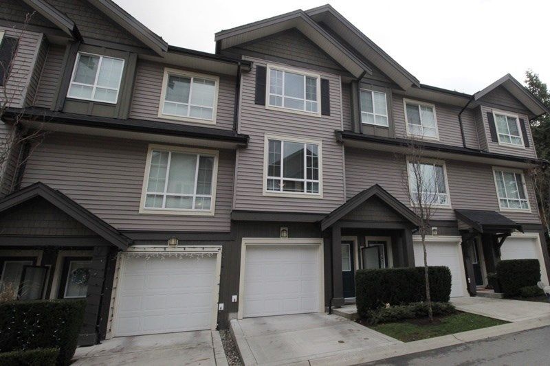Main Photo: 32 4967 220 Street in Langley: Murrayville Townhouse for sale in "Winchester Estates" : MLS®# R2226577