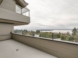 Photo 15: 60 2212 FOLKESTONE Way in West Vancouver: Panorama Village Condo for sale in "Panorama Village" : MLS®# R2847835