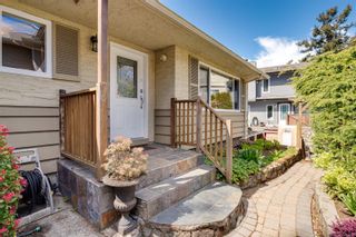 Photo 8: 702 Luscombe Pl in Esquimalt: Es Esquimalt House for sale : MLS®# 900211