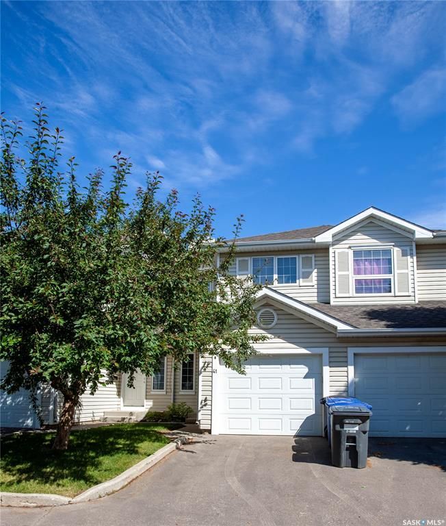 Main Photo: 41 110 Keevil Crescent in Saskatoon: University Heights Residential for sale : MLS®# SK907843