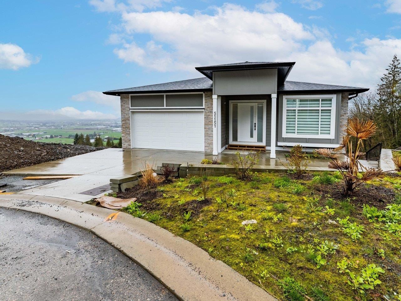 Main Photo: 51151 FARMERS Way in Chilliwack: Eastern Hillsides House for sale : MLS®# R2765281