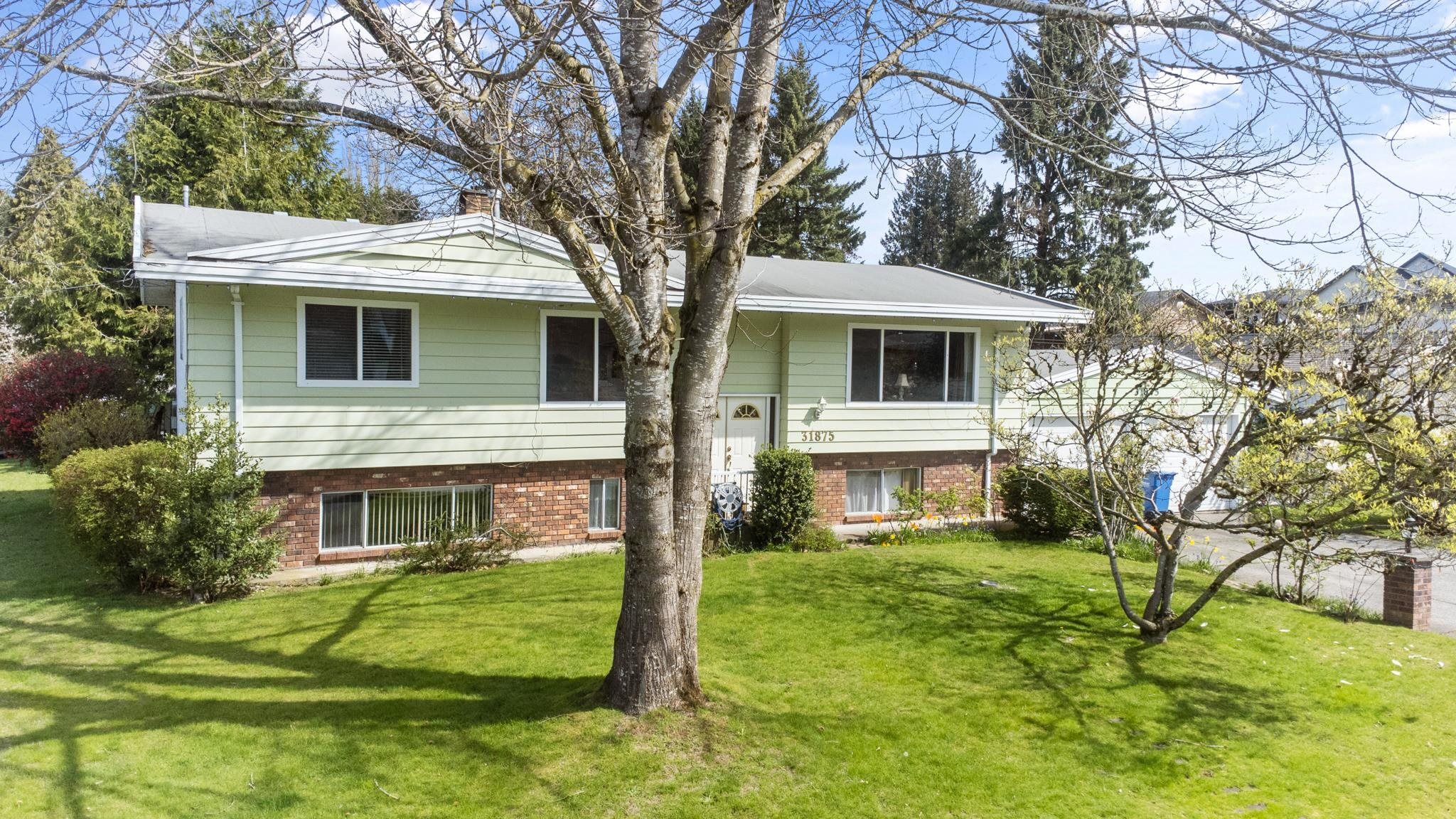 Main Photo: 31875 CONRAD Avenue in Abbotsford: Abbotsford West House for sale : MLS®# R2776790