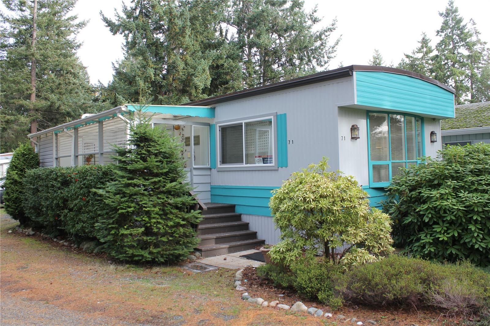 Main Photo: 71 1247 Arbutus Rd in Parksville: PQ Parksville Manufactured Home for sale (Parksville/Qualicum)  : MLS®# 946726