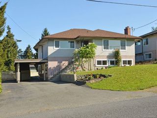 Photo 1: 560 Tait St in VICTORIA: SW Glanford House for sale (Saanich West)  : MLS®# 699062
