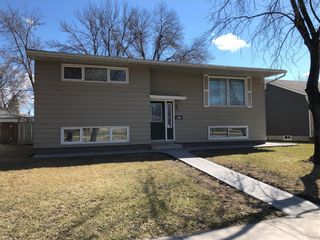 Photo 1: 432 Westmount Drive in Winnipeg: Windsor Park Residential for sale (2G)  : MLS®# 202004399