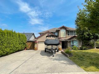 Photo 1: 8464 DOERKSEN Drive in Mission: Mission BC House for sale : MLS®# R2791159