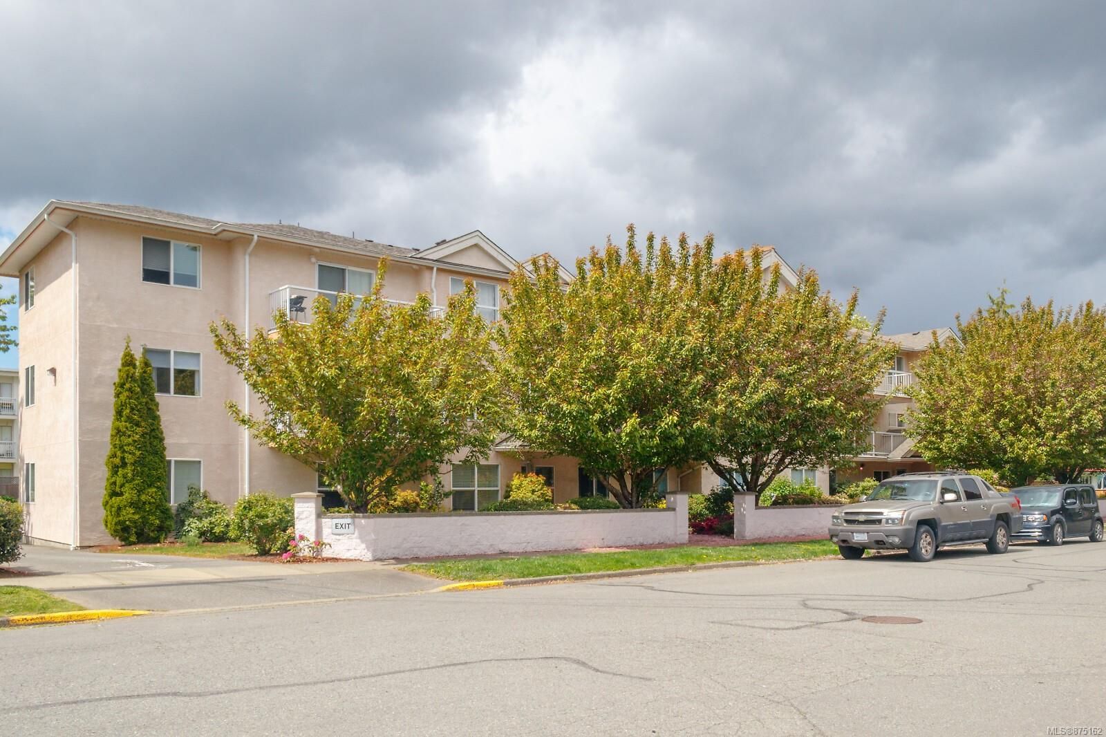 Main Photo: 107 321 McKinstry Rd in Duncan: Du East Duncan Condo for sale : MLS®# 875162