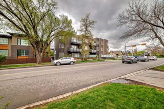 Main Photo: 203 320 12 Avenue NE in Calgary: Crescent Heights Apartment for sale : MLS®# A2138354