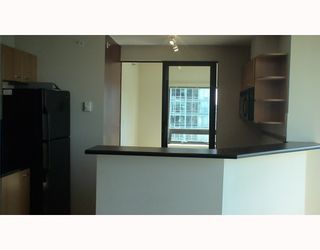 Photo 6: 2210 1331 ALBERNI Street in Vancouver: West End VW Condo for sale in "THE LIONS" (Vancouver West)  : MLS®# V767483