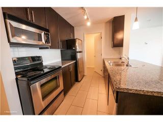 Photo 3: 2006 58 KEEFER Place in Vancouver: Downtown VW Condo for sale in "FIRENZE" (Vancouver West)  : MLS®# R2830149