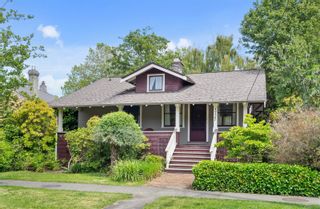 Photo 2: 1727 Lee Ave in Victoria: Vi Jubilee Single Family Residence for sale : MLS®# 966166