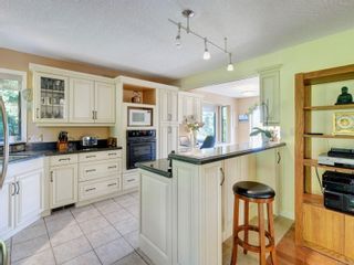 Photo 9: 1785 Forest Park Dr in North Saanich: NS Dean Park House for sale : MLS®# 909493