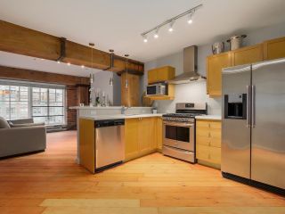Photo 1: 309 1178 HAMILTON Street in Vancouver: Yaletown Condo for sale in "THE HAMILTON" (Vancouver West)  : MLS®# R2086797