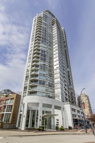 Photo 1: 2803 1201 MARINASIDE Crescent in Vancouver: Yaletown Condo for sale in "Peninsula" (Vancouver West)  : MLS®# R2764715