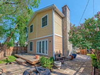 Photo 2: 111 7 Street NW in Calgary: Sunnyside Detached for sale : MLS®# C4189652
