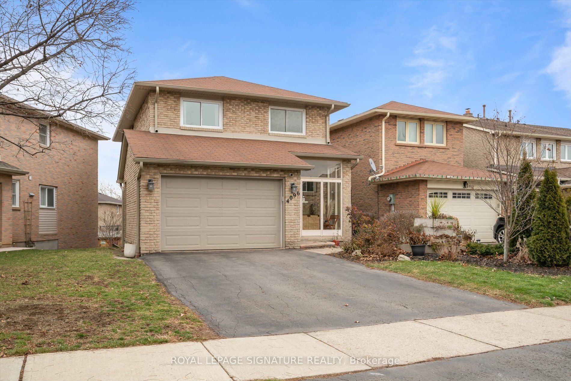 Main Photo: 4096 Trapper Crescent in Mississauga: Erin Mills House (2-Storey) for sale : MLS®# W7389882