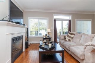 Photo 3: 927 Shirley Rd in VICTORIA: Es Kinsmen Park Half Duplex for sale (Esquimalt)  : MLS®# 813669