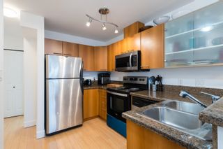 Photo 11: 404 1718 VENABLES Street in Vancouver: Grandview Woodland Condo for sale in "City View Terraces" (Vancouver East)  : MLS®# R2750064