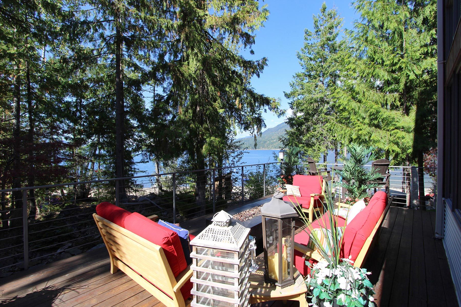Photo 5: Photos: 6088 Bradshaw Road in Eagle Bay: House for sale : MLS®# 10250540
