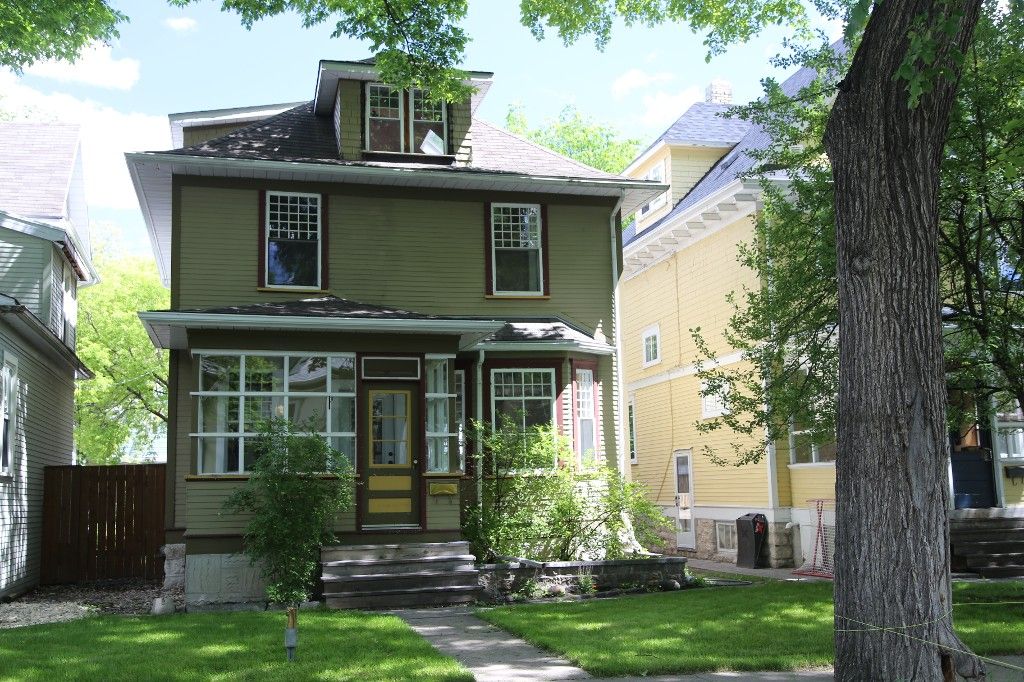 Photo 2: Photos: 453 Greenwood Place in Winnipeg: Wolseley Single Family Detached for sale (West Winnipeg)  : MLS®# 1516914