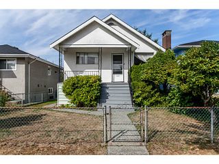 Photo 2: 4537 CULLODEN Street in Vancouver: Knight House for sale (Vancouver East)  : MLS®# V1140883
