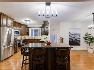 Photo 8: 438 Astoria Crescent SE in Calgary: Acadia Detached for sale : MLS®# A1010391