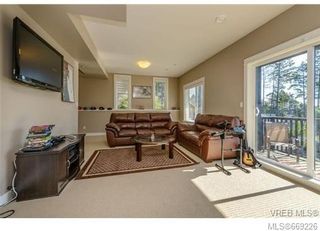 Photo 13: 19 2319 Chilco Rd in View Royal: VR Six Mile Row/Townhouse for sale : MLS®# 669226
