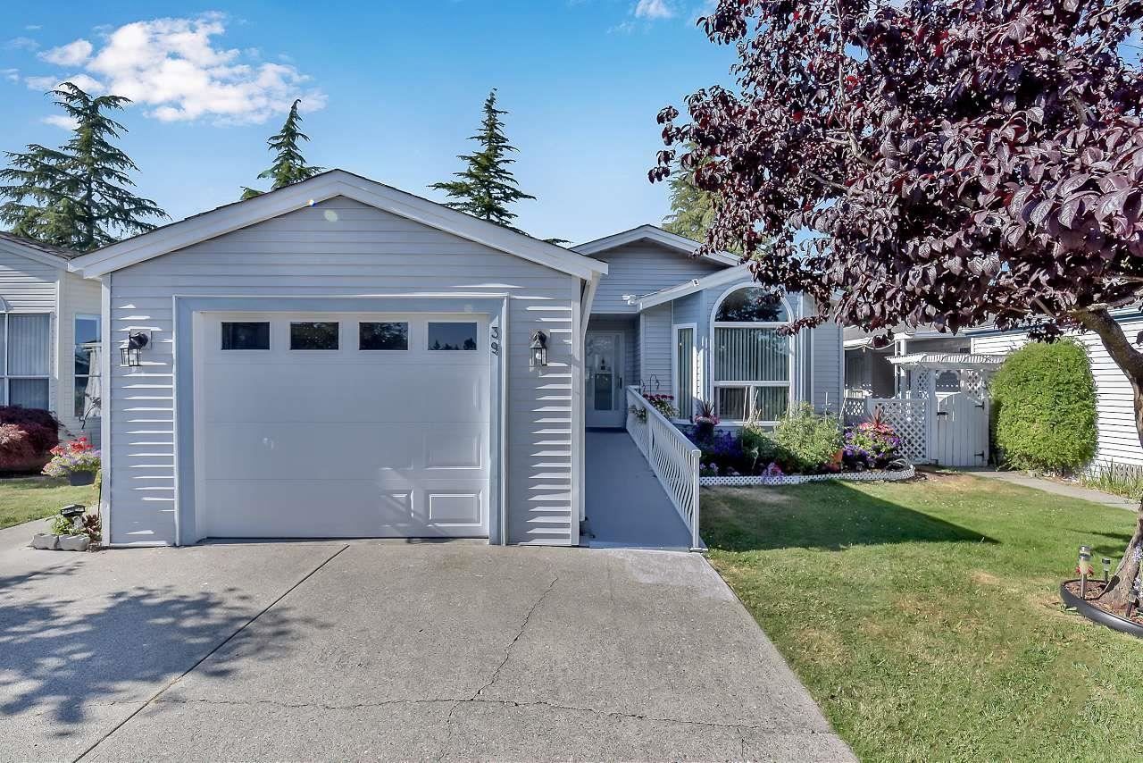 Main Photo: 39 2345 CRANLEY Drive in Surrey: King George Corridor Manufactured Home for sale in "LA MESA" (South Surrey White Rock)  : MLS®# R2601872