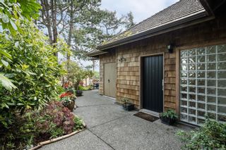 Photo 17: 9265 Lochside Dr in North Saanich: NS Bazan Bay House for sale : MLS®# 902107