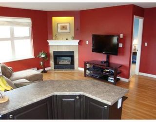 Photo 1: 215 1519 GRANT Ave in The Beacon: Glenwood PQ Home for sale ()  : MLS®# V810118