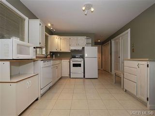 Photo 15: 3877 Mildred Street in VICTORIA: SW Strawberry Vale Residential for sale (Saanich West)  : MLS®# 334869
