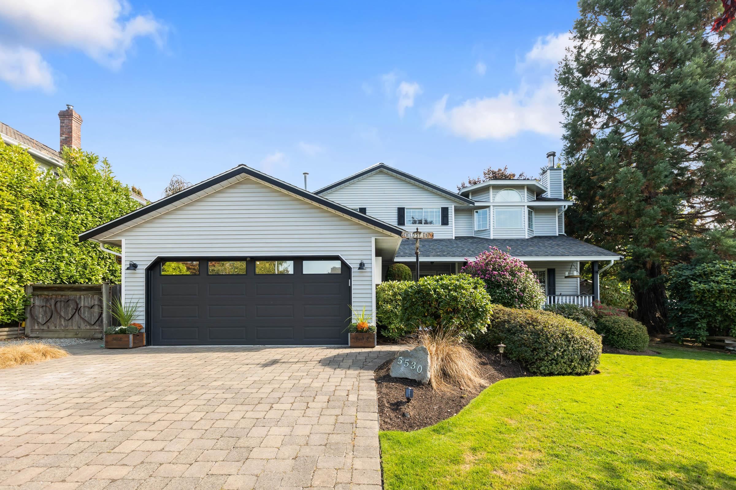 Main Photo: 5530 183A Street in Surrey: Cloverdale BC House for sale (Cloverdale)  : MLS®# R2759666