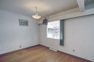 Photo 11: 6028 Thorncliffe Drive NW in Calgary: Thorncliffe Detached for sale : MLS®# A2011831