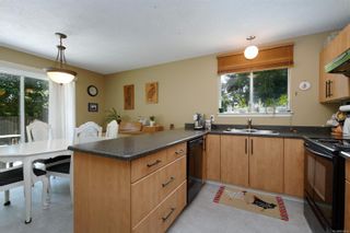 Photo 2: 7033 Brooks Pl in Sooke: Sk Whiffin Spit House for sale : MLS®# 850619