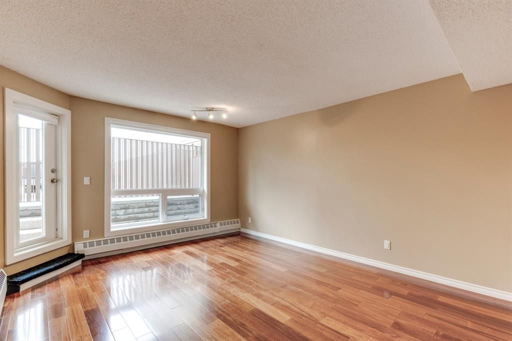 Photo 9: Photos: 106 3717 42 Street NW in Calgary: Varsity Apartment for sale : MLS®# A1238605