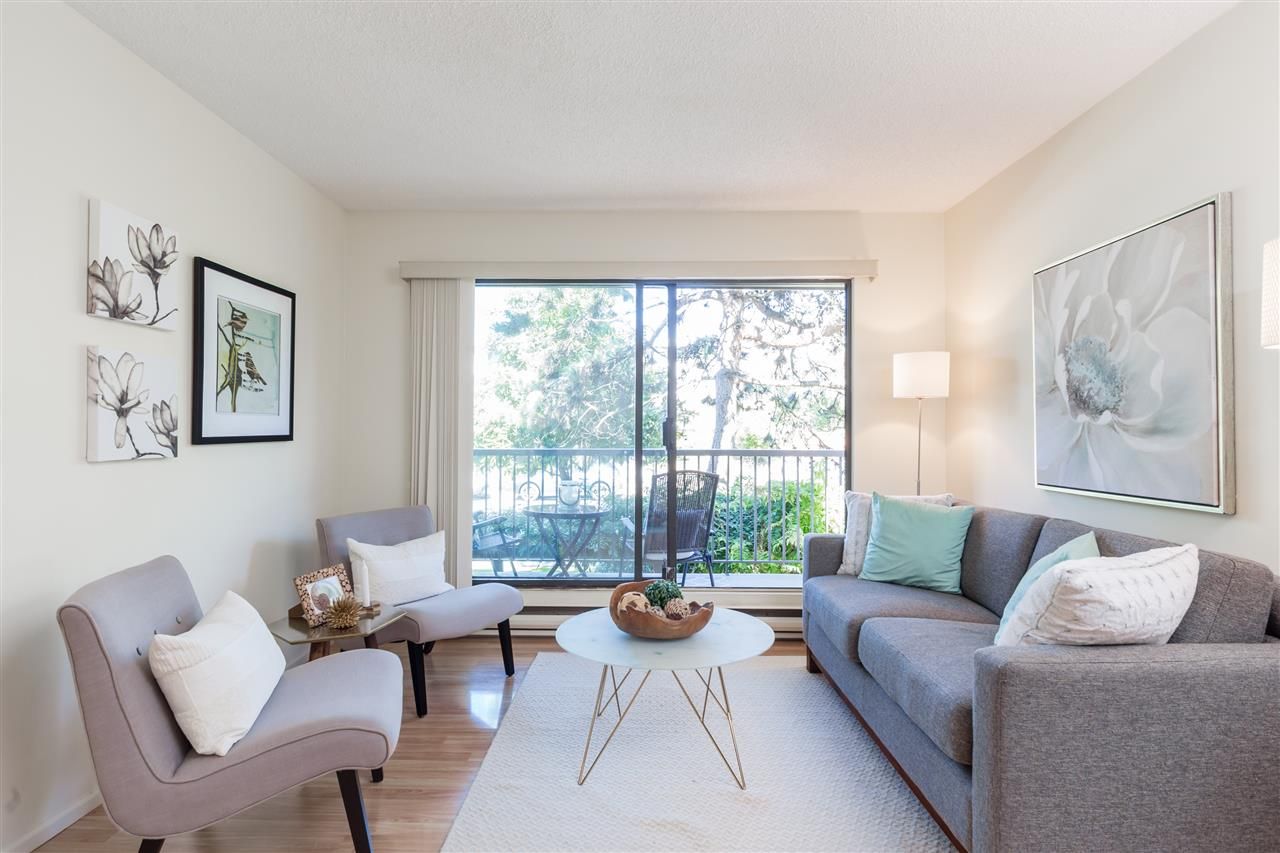 Main Photo: 202 251 W 4TH STREET in North Vancouver: Lower Lonsdale Condo for sale : MLS®# R2206645