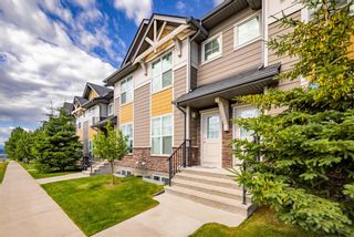 Photo 1: 727 101 Sunset Drive: Cochrane Row/Townhouse for sale : MLS®# A1245643