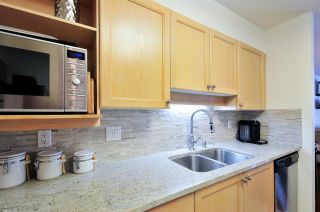 Photo 5: 405 6735 STATION HILL Court in Burnaby: South Slope Condo for sale in "THE COURTYARDS" (Burnaby South)  : MLS®# R2149958