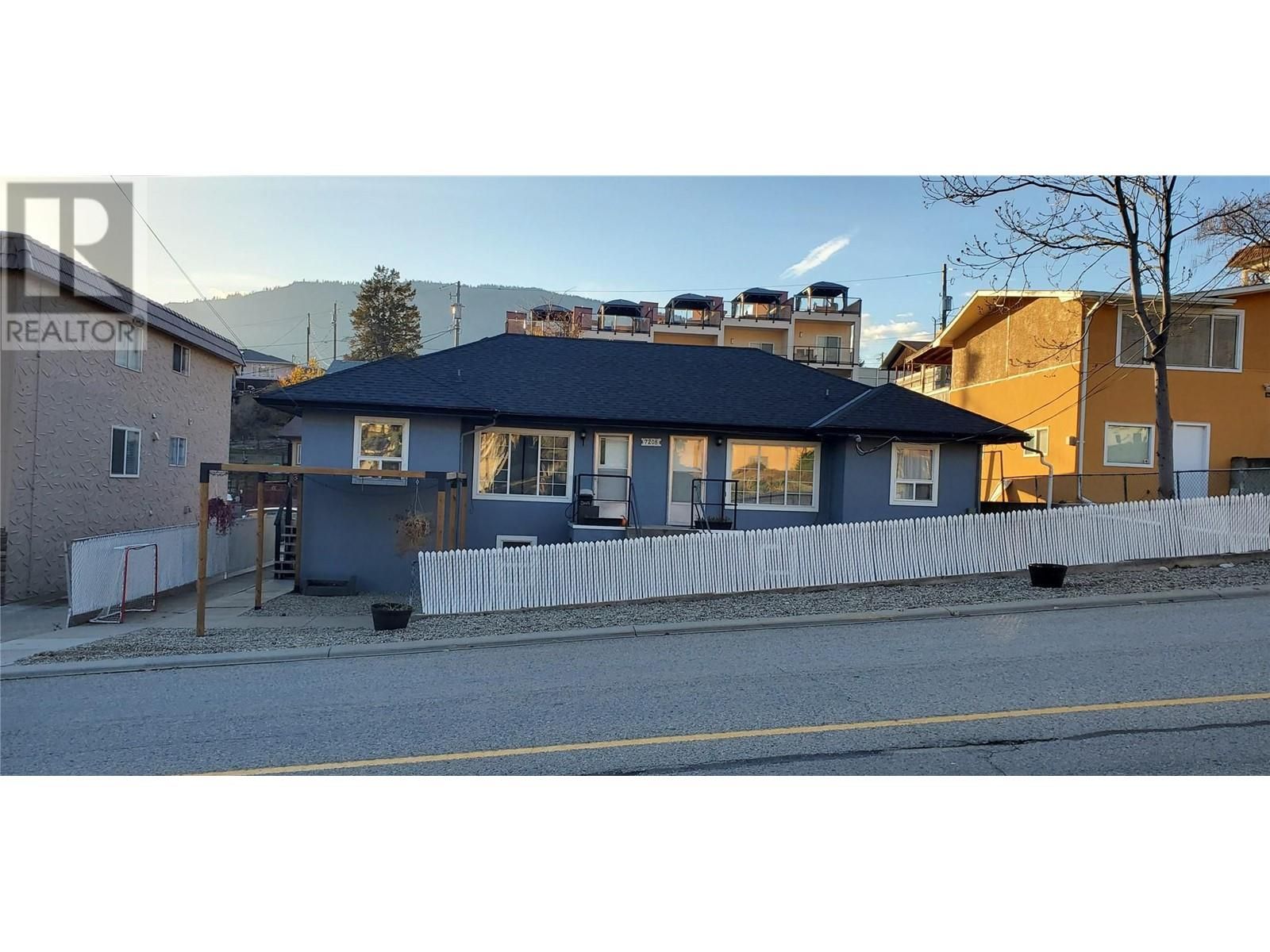 Main Photo: 7208 89th Street in Osoyoos: House for sale : MLS®# 10300522