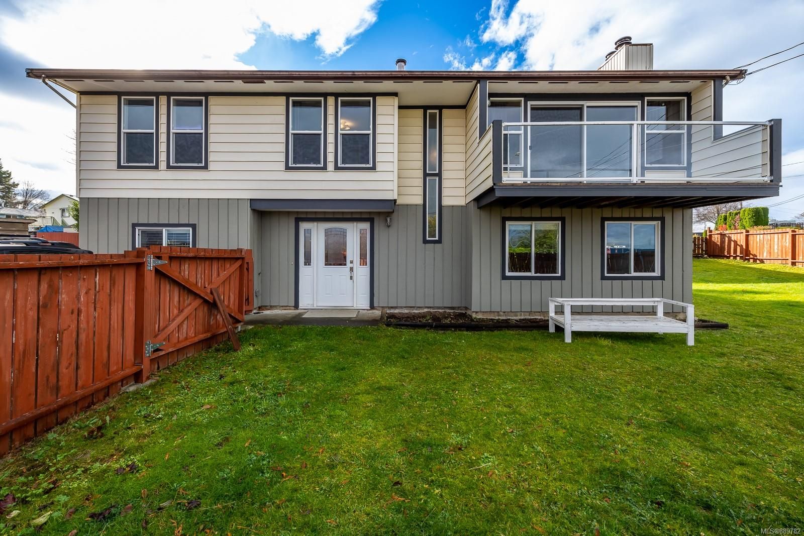 Main Photo: 2525 Woodland Dr in Port McNeill: NI Port McNeill House for sale (North Island)  : MLS®# 889782
