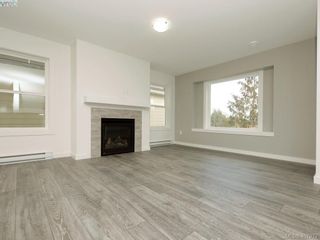 Photo 2: 6 Trenchard Pl in VICTORIA: VR View Royal House for sale (View Royal)  : MLS®# 810779