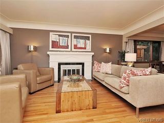 Photo 3: 1947 Runnymede Avenue in VICTORIA: Vi Fairfield East Residential for sale (Victoria)  : MLS®# 318196