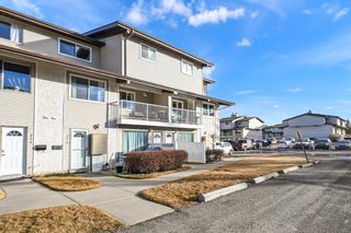 Photo 1: 223 200 Brookpark Drive SW in Calgary: Braeside Row/Townhouse for sale : MLS®# A1181319