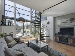 Photo 5: 305 428 W 8TH Avenue in Vancouver: Mount Pleasant VW Condo for sale in "XL LOFTS" (Vancouver West)  : MLS®# R2184000