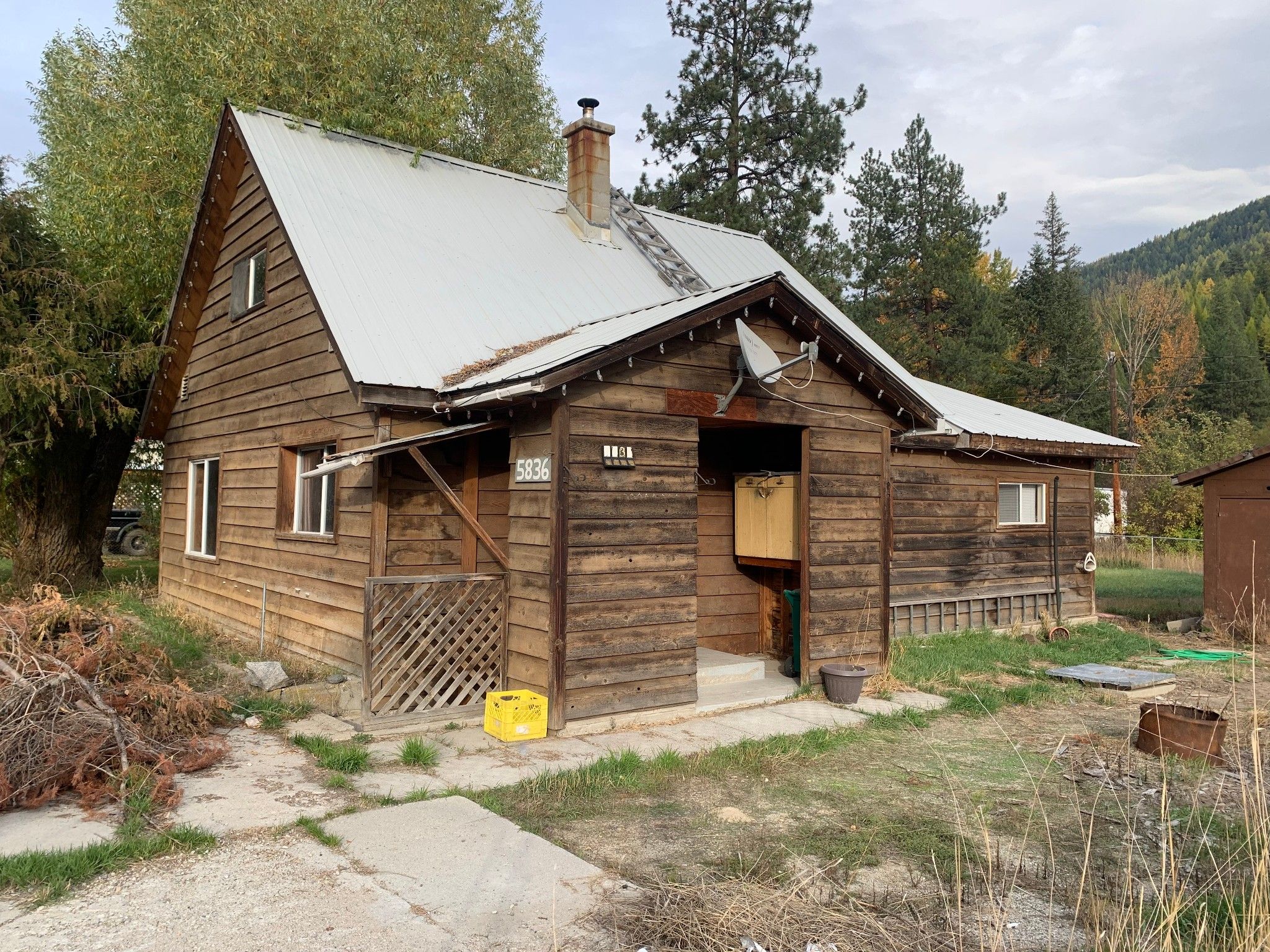 Main Photo: 5836 33 Highway in Beaverdell: Beaverdell/Carmi House for sale (Central Okanagan)  : MLS®# 10241559