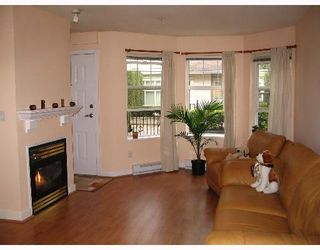 Photo 2: 209 7038 21ST Avenue in Burnaby: Middlegate BS Townhouse for sale in "THE ASHBURY" (Burnaby South)  : MLS®# V649378