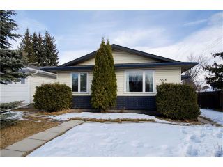Photo 1: 5516 SILVERDALE Drive NW in Calgary: Silver Springs House for sale : MLS®# C4098908